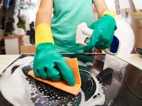 Local carpet cleaner working in a South Kensington property